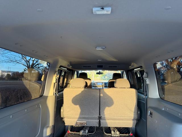 NV350キャラバンバン ロングプレミアムGXターボ 切替4WD ディーゼルターボ 5ドア 5人乗り オートマ フォグ オートクローザー 電動格納ミラー キーレス スマートキー プッシュスタート Wエアコン ETC TV CD・DVD Bluetooth(78枚目)
