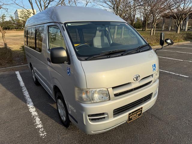 ハイエースバン ＤＸ　４ＷＤ　ディーゼルターボ　福祉車両　ハイルーフ　車椅子１基　リアリフト　サイドステップ　手すり　オートマ　１０人乗り　キーレス　パワースライドドア　パワーヒート　寒冷地仕様　Ｗエアコン　車検Ｒ８年５月（16枚目）