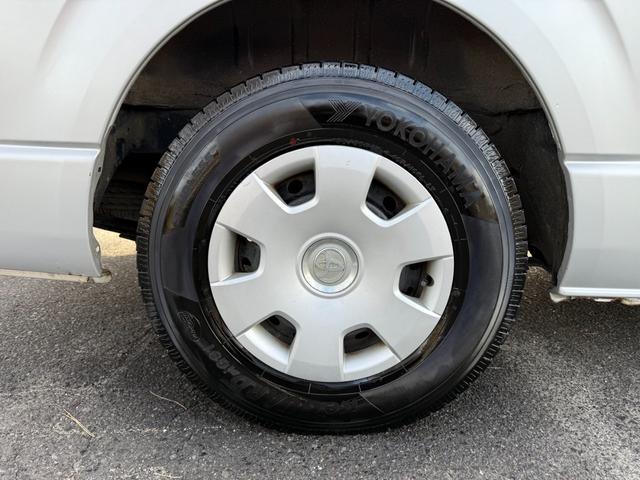 ハイエースバン ＤＸ　４ＷＤ　ディーゼルターボ　福祉車両　ハイルーフ　車椅子１基　リアリフト　サイドステップ　手すり　オートマ　１０人乗り　キーレス　パワースライドドア　パワーヒート　寒冷地仕様　Ｗエアコン　車検Ｒ８年５月（30枚目）