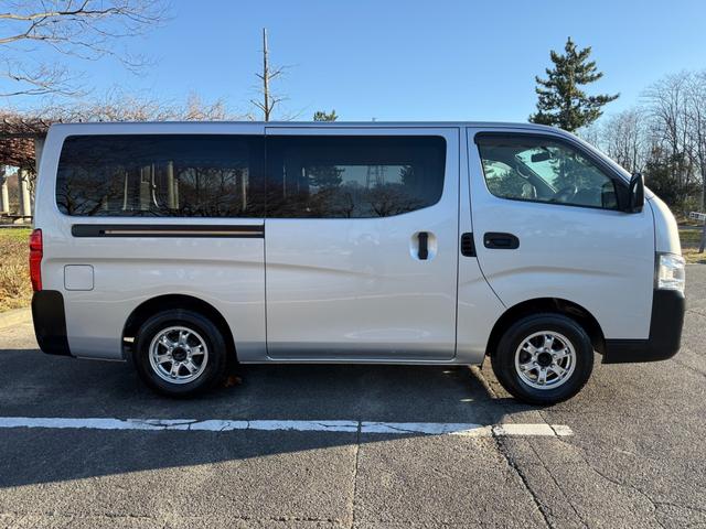 ＮＶ３５０キャラバンバン ロングＤＸターボ　切替４ＷＤ　ディーゼルターボ　オートマ　５ドア　６人乗り　フォグランプ　キーレスエントリー　ＥＴＣ　ヘッドライトレベライザー　純正ナビ　ＴＶ　バックカメラ　プライバシーガラス　関東仕入　ＡＢＳ　ＰＷ（16枚目）