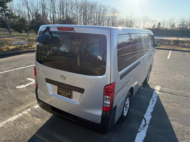 ＮＶ３５０キャラバンバン ロングＤＸターボ　切替４ＷＤ　ディーゼルターボ　オートマ　５ドア　６人乗り　フォグランプ　キーレスエントリー　ＥＴＣ　ヘッドライトレベライザー　純正ナビ　ＴＶ　バックカメラ　プライバシーガラス　関東仕入　ＡＢＳ　ＰＷ（21枚目）
