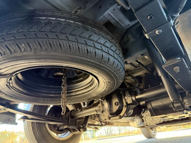 ＮＶ３５０キャラバンバン ロングＤＸターボ　切替４ＷＤ　ディーゼルターボ　オートマ　５ドア　６人乗り　フォグランプ　キーレスエントリー　ＥＴＣ　ヘッドライトレベライザー　純正ナビ　ＴＶ　バックカメラ　プライバシーガラス　関東仕入　ＡＢＳ　ＰＷ（40枚目）