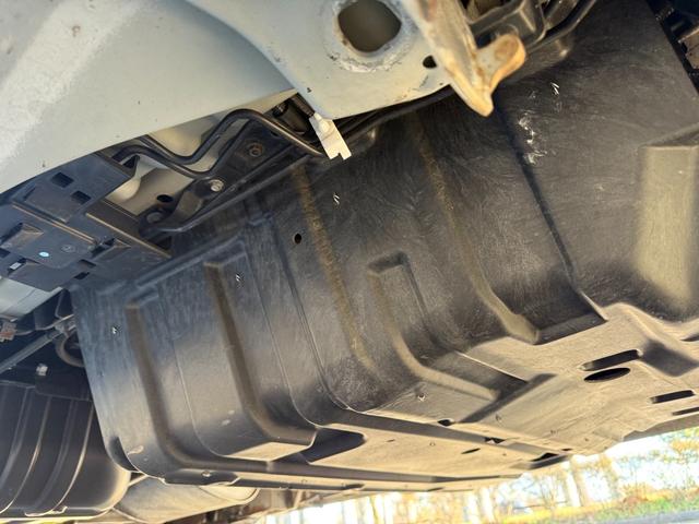 ＮＶ３５０キャラバンバン ロングＤＸターボ　切替４ＷＤ　ディーゼルターボ　オートマ　５ドア　６人乗り　フォグランプ　キーレスエントリー　ＥＴＣ　ヘッドライトレベライザー　純正ナビ　ＴＶ　バックカメラ　プライバシーガラス　関東仕入　ＡＢＳ　ＰＷ（41枚目）