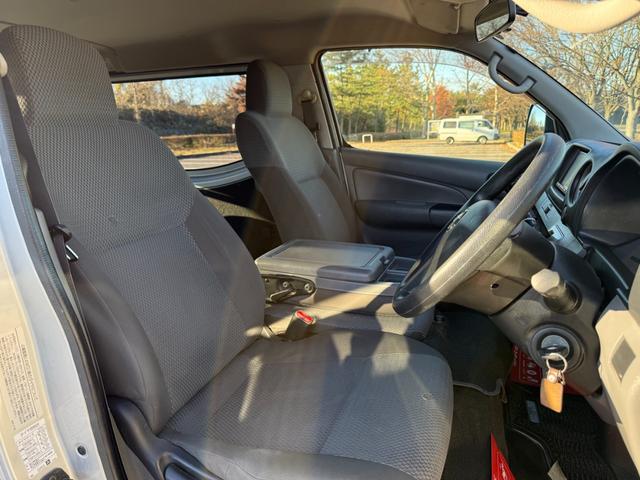 ＮＶ３５０キャラバンバン ロングＤＸターボ　切替４ＷＤ　ディーゼルターボ　オートマ　５ドア　６人乗り　フォグランプ　キーレスエントリー　ＥＴＣ　ヘッドライトレベライザー　純正ナビ　ＴＶ　バックカメラ　プライバシーガラス　関東仕入　ＡＢＳ　ＰＷ（43枚目）