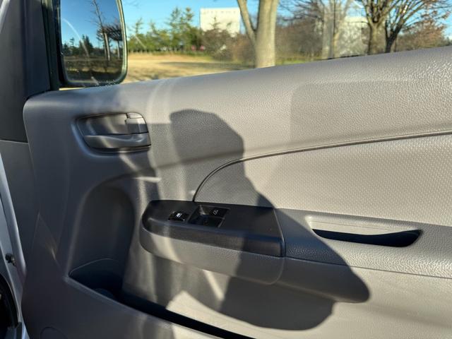 ＮＶ３５０キャラバンバン ロングＤＸターボ　切替４ＷＤ　ディーゼルターボ　オートマ　５ドア　６人乗り　フォグランプ　キーレスエントリー　ＥＴＣ　ヘッドライトレベライザー　純正ナビ　ＴＶ　バックカメラ　プライバシーガラス　関東仕入　ＡＢＳ　ＰＷ（60枚目）