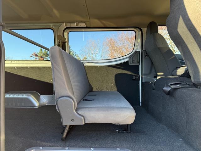 ＮＶ３５０キャラバンバン ロングＤＸターボ　切替４ＷＤ　ディーゼルターボ　オートマ　５ドア　６人乗り　フォグランプ　キーレスエントリー　ＥＴＣ　ヘッドライトレベライザー　純正ナビ　ＴＶ　バックカメラ　プライバシーガラス　関東仕入　ＡＢＳ　ＰＷ（65枚目）