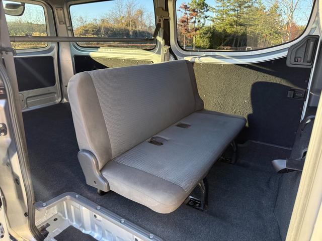 ＮＶ３５０キャラバンバン ロングＤＸターボ　切替４ＷＤ　ディーゼルターボ　オートマ　５ドア　６人乗り　フォグランプ　キーレスエントリー　ＥＴＣ　ヘッドライトレベライザー　純正ナビ　ＴＶ　バックカメラ　プライバシーガラス　関東仕入　ＡＢＳ　ＰＷ（66枚目）