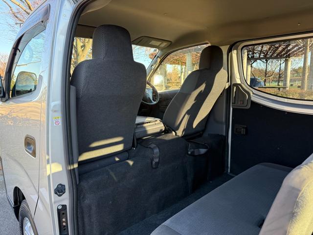ＮＶ３５０キャラバンバン ロングＤＸターボ　切替４ＷＤ　ディーゼルターボ　オートマ　５ドア　６人乗り　フォグランプ　キーレスエントリー　ＥＴＣ　ヘッドライトレベライザー　純正ナビ　ＴＶ　バックカメラ　プライバシーガラス　関東仕入　ＡＢＳ　ＰＷ（68枚目）