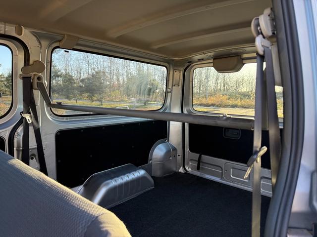 ＮＶ３５０キャラバンバン ロングＤＸターボ　切替４ＷＤ　ディーゼルターボ　オートマ　５ドア　６人乗り　フォグランプ　キーレスエントリー　ＥＴＣ　ヘッドライトレベライザー　純正ナビ　ＴＶ　バックカメラ　プライバシーガラス　関東仕入　ＡＢＳ　ＰＷ（72枚目）