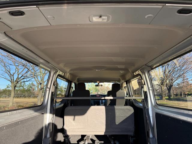 ＮＶ３５０キャラバンバン ロングＤＸターボ　切替４ＷＤ　ディーゼルターボ　オートマ　５ドア　６人乗り　フォグランプ　キーレスエントリー　ＥＴＣ　ヘッドライトレベライザー　純正ナビ　ＴＶ　バックカメラ　プライバシーガラス　関東仕入　ＡＢＳ　ＰＷ（76枚目）