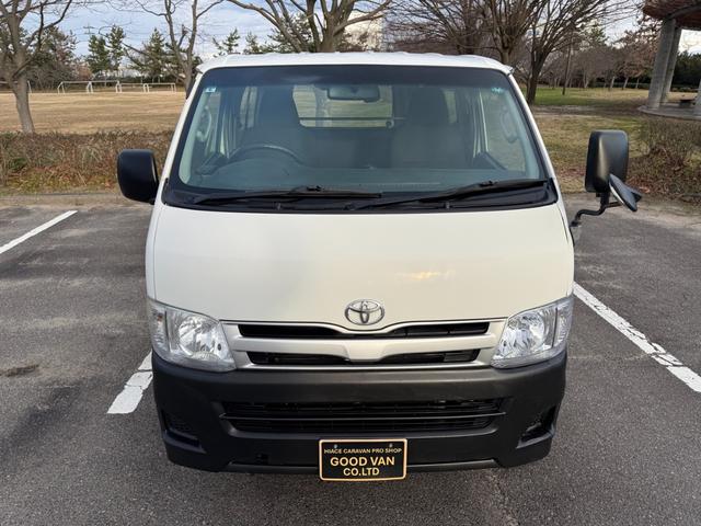 ハイエースバン 4WD ディーゼルターボ 9人乗り オートマ スライドドア 3列シート ETC キーレス ナビ TV Bluetooth リアヒーター・クーラー 車検R8年6月 タイベル交換歴有 パワステ PW(13枚目)