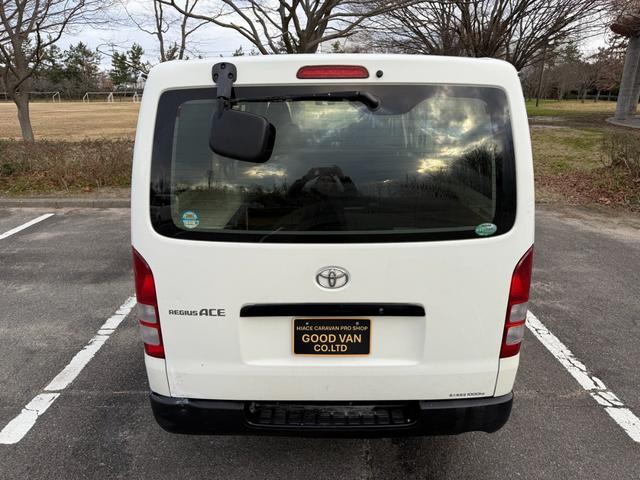 ハイエースバン 4WD ディーゼルターボ 9人乗り オートマ スライドドア 3列シート ETC キーレス ナビ TV Bluetooth リアヒーター・クーラー 車検R8年6月 タイベル交換歴有 パワステ PW(15枚目)