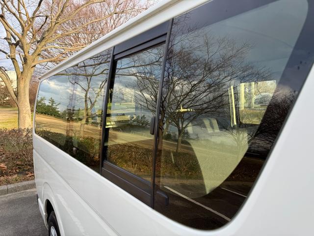 ハイエースバン 4WD ディーゼルターボ 9人乗り オートマ スライドドア 3列シート ETC キーレス ナビ TV Bluetooth リアヒーター・クーラー 車検R8年6月 タイベル交換歴有 パワステ PW(27枚目)