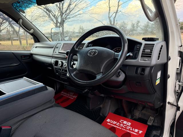 ハイエースバン 4WD ディーゼルターボ 9人乗り オートマ スライドドア 3列シート ETC キーレス ナビ TV Bluetooth リアヒーター・クーラー 車検R8年6月 タイベル交換歴有 パワステ PW(49枚目)