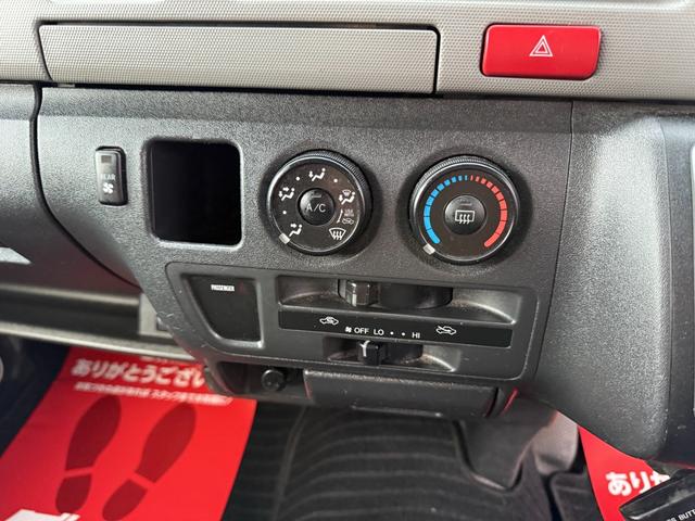 ハイエースバン 4WD ディーゼルターボ 9人乗り オートマ スライドドア 3列シート ETC キーレス ナビ TV Bluetooth リアヒーター・クーラー 車検R8年6月 タイベル交換歴有 パワステ PW(55枚目)