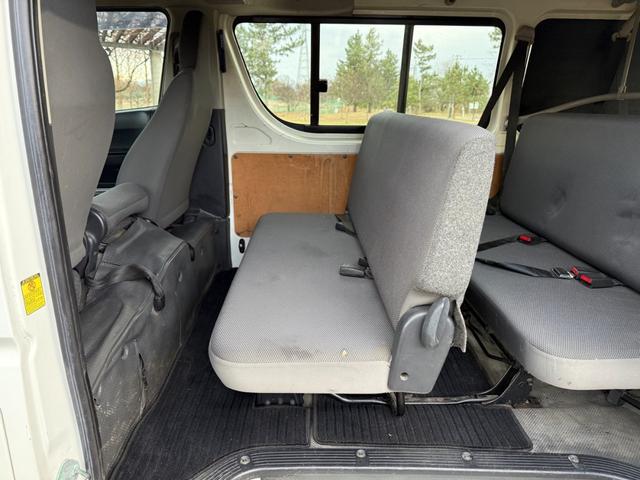 ハイエースバン 4WD ディーゼルターボ 9人乗り オートマ スライドドア 3列シート ETC キーレス ナビ TV Bluetooth リアヒーター・クーラー 車検R8年6月 タイベル交換歴有 パワステ PW(67枚目)