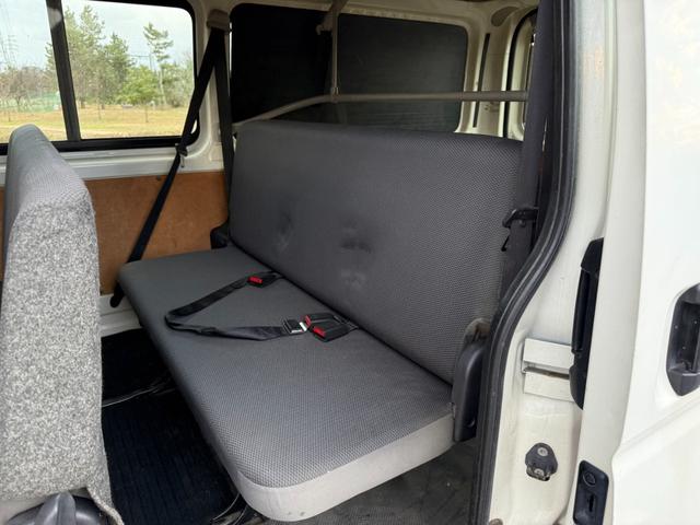 ハイエースバン 4WD ディーゼルターボ 9人乗り オートマ スライドドア 3列シート ETC キーレス ナビ TV Bluetooth リアヒーター・クーラー 車検R8年6月 タイベル交換歴有 パワステ PW(68枚目)
