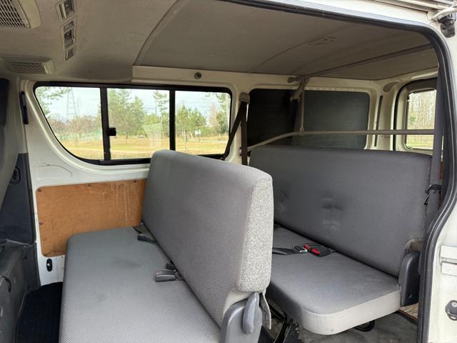 ハイエースバン 4WD ディーゼルターボ 9人乗り オートマ スライドドア 3列シート ETC キーレス ナビ TV Bluetooth リアヒーター・クーラー 車検R8年6月 タイベル交換歴有 パワステ PW(70枚目)