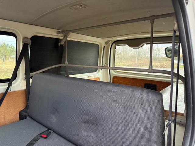 ハイエースバン 4WD ディーゼルターボ 9人乗り オートマ スライドドア 3列シート ETC キーレス ナビ TV Bluetooth リアヒーター・クーラー 車検R8年6月 タイベル交換歴有 パワステ PW(71枚目)