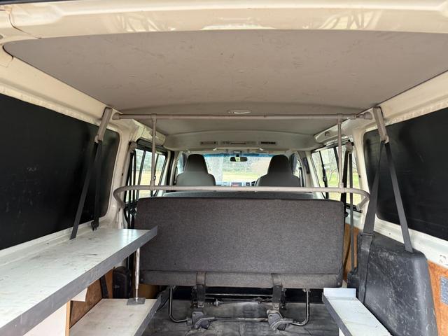 ハイエースバン 4WD ディーゼルターボ 9人乗り オートマ スライドドア 3列シート ETC キーレス ナビ TV Bluetooth リアヒーター・クーラー 車検R8年6月 タイベル交換歴有 パワステ PW(75枚目)