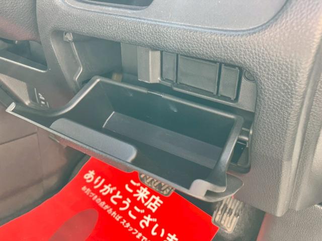 セレナ ハイウェイスター　Ｓ－ハイブリッド　後席モニター／レオニス１８インチ／全席シートカバー／フルセグテレビ／バックカメラ／ＥＴＣ／Ｂｌｕｅｔｏｏｔｈ／クルーズコントロール／ＨＩＤヘッドＬ／ＬＥＤフォグ／（49枚目）
