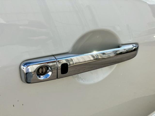 セレナ ハイウェイスター　Ｓ－ハイブリッド　後席モニター／レオニス１８インチ／全席シートカバー／フルセグテレビ／バックカメラ／ＥＴＣ／Ｂｌｕｅｔｏｏｔｈ／クルーズコントロール／ＨＩＤヘッドＬ／ＬＥＤフォグ／（68枚目）