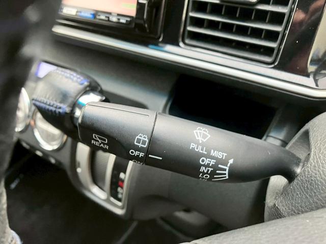 ライフ ディーバスマートスタイル　検２年　テレビ　バックカメラ　スマートキー　オートエアコン　ミラーヒーター　盗難防止システム　ＨＩＤヘッドライト　アームレスト　ＣＤ　ＤＶＤ（18枚目）