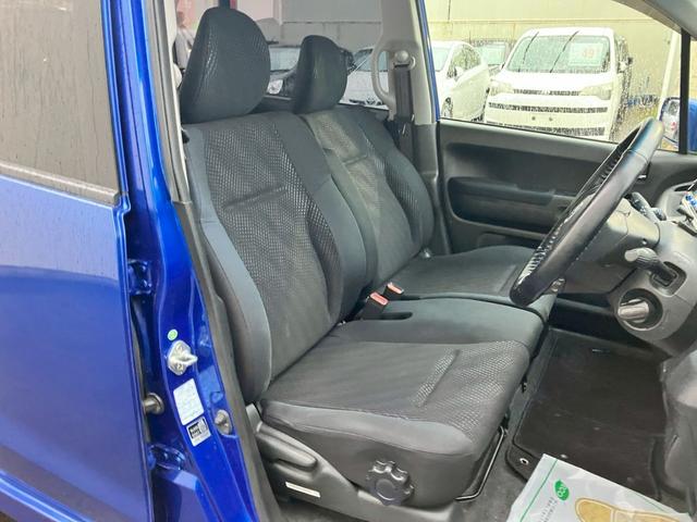 ライフ ディーバスマートスタイル　検２年　テレビ　バックカメラ　スマートキー　オートエアコン　ミラーヒーター　盗難防止システム　ＨＩＤヘッドライト　アームレスト　ＣＤ　ＤＶＤ（24枚目）