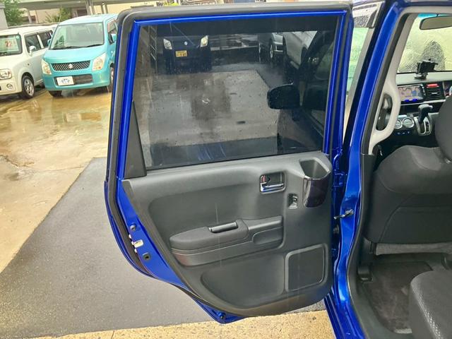 ライフ ディーバスマートスタイル　検２年　テレビ　バックカメラ　スマートキー　オートエアコン　ミラーヒーター　盗難防止システム　ＨＩＤヘッドライト　アームレスト　ＣＤ　ＤＶＤ（50枚目）