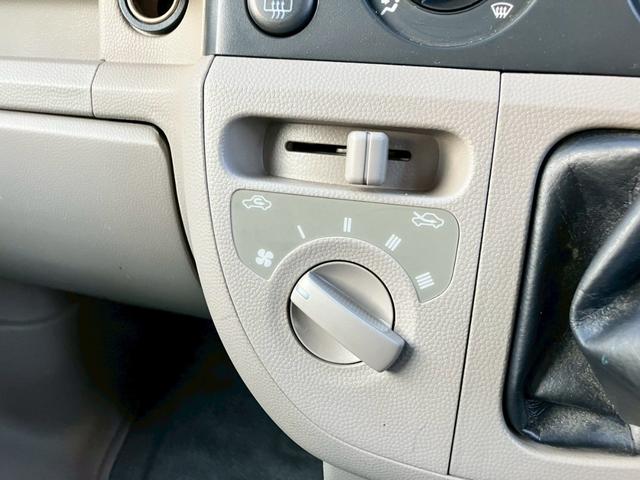 エブリイ ＰＣ　切り替４ＷＤ　マニュアル　ハイルーフ　エアコン　パワステ　キーレス　レベライザー（22枚目）