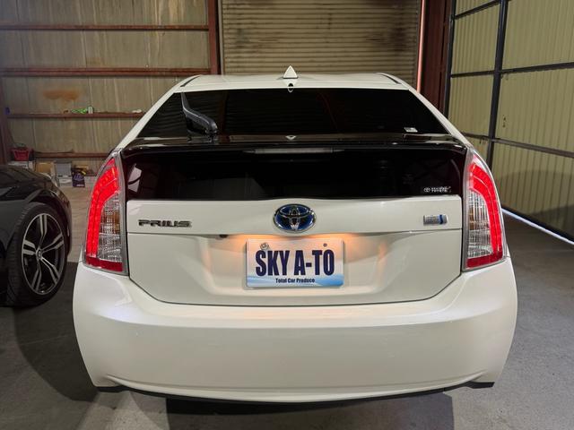プリウス Gツーリング レザーパッケージ 無事故 070パール プリクラッシュ メーカーOPナビ フルオプション車両(3枚目)