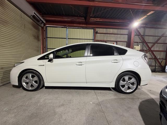 プリウス Gツーリング レザーパッケージ 無事故 070パール プリクラッシュ メーカーOPナビ フルオプション車両(5枚目)