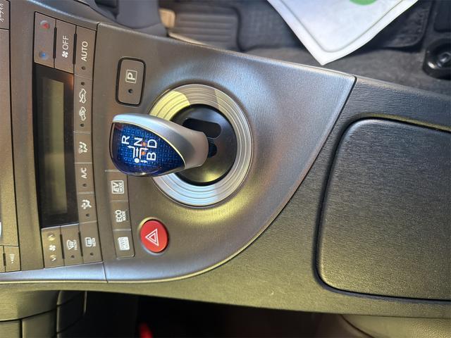 プリウス Gツーリング レザーパッケージ 無事故 070パール プリクラッシュ メーカーOPナビ フルオプション車両(11枚目)