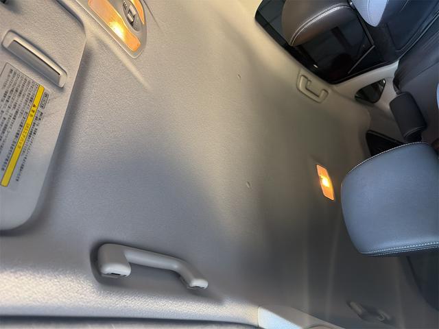 プリウス Gツーリング レザーパッケージ 無事故 070パール プリクラッシュ メーカーOPナビ フルオプション車両(12枚目)