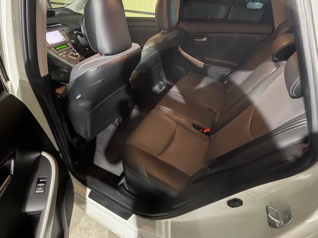 プリウス Gツーリング レザーパッケージ 無事故 070パール プリクラッシュ メーカーOPナビ フルオプション車両(14枚目)