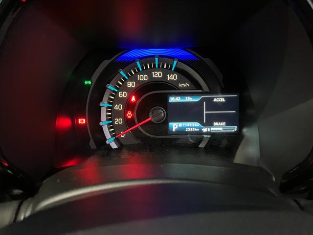 ハスラー ＨＹＢＲＩＤ　Ｘ　３型　★純正ナビ　全方位カメラ★　純正ナビ　全方位カメラ　オートライト　プッシュスタート　シートヒーター　オートエアコン　衝突被害軽減システム　アイドリングストップ　横滑り防止機能　衝突安全ボディ　盗難防止システム（32枚目）