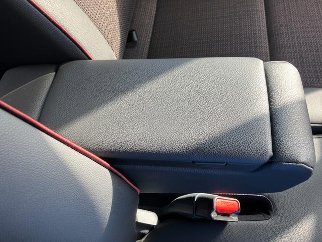 スペーシアカスタム ＨＹＢＲＩＤ　ＸＳ　★純正ナビ　全方位カメラ★　純正ナビ　全方位カメラ　オートライト　スライドドア　プッシュスタート　シートヒーター　オートエアコン　衝突被害軽減システム　衝突安全ボディ　盗難防止システム　アイドリングストップ（28枚目）