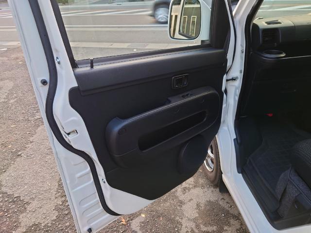 ハイゼットカーゴ クルーズSAIII パートタイム4WD アイドルストップ キ-レス 電動格納式ドアミラー ナビ バックアイカメラ ETC車載器 エアバック ABS 横滑り防止 デュアルエアバッグ マニュアルエアコン(13枚目)