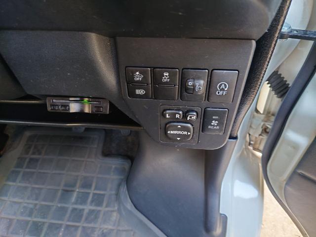 ハイゼットカーゴ クルーズSAIII パートタイム4WD アイドルストップ キ-レス 電動格納式ドアミラー ナビ バックアイカメラ ETC車載器 エアバック ABS 横滑り防止 デュアルエアバッグ マニュアルエアコン(17枚目)