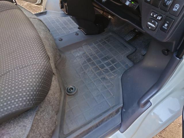 ハイゼットカーゴ クルーズSAIII パートタイム4WD アイドルストップ キ-レス 電動格納式ドアミラー ナビ バックアイカメラ ETC車載器 エアバック ABS 横滑り防止 デュアルエアバッグ マニュアルエアコン(22枚目)