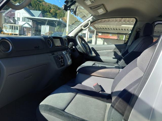 NV350キャラバンバン ロングプレミアムGXターボ ワンオーナー車 記録簿 切替式4WD ETC ナビ Bモニター インテリキー アルミ ブルートゥースオーディオ 電動格納ミラー イモビライザー エアコン キーフリー パワステ ABS PW(7枚目)