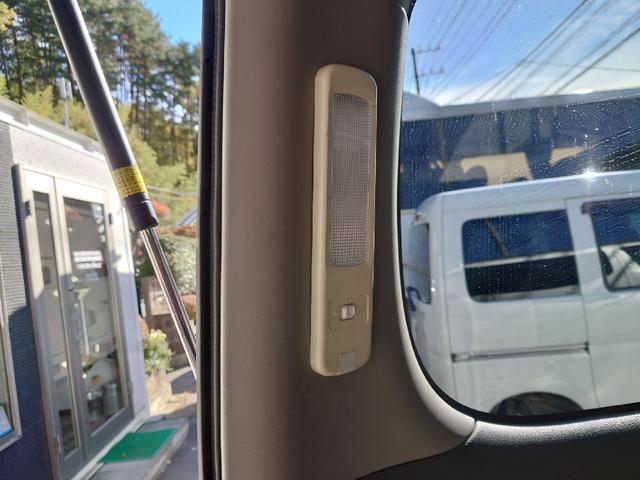 NV350キャラバンバン ロングプレミアムGXターボ ワンオーナー車 記録簿 切替式4WD ETC ナビ Bモニター インテリキー アルミ ブルートゥースオーディオ 電動格納ミラー イモビライザー エアコン キーフリー パワステ ABS PW(14枚目)