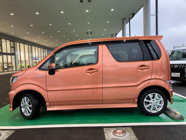 ワゴンＲ ＨＹＢＲＩＤ　ＦＺ　２ＷＤ　ナビ／リアカメラ（8枚目）