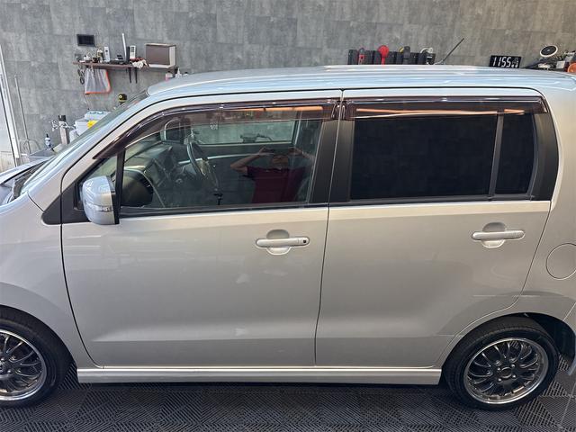 ＡＺワゴン 　４ＷＤ　ターボ　パドルシフト　ＥＴＣ　ナビ　運転席シートヒーター（5枚目）