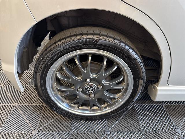 ＡＺワゴン 　４ＷＤ　ターボ　パドルシフト　ＥＴＣ　ナビ　運転席シートヒーター（20枚目）