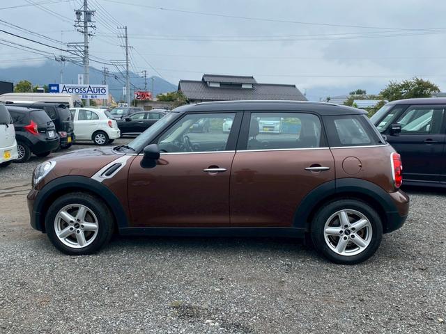 ＭＩＮＩ クーパー　クロスオーバー　ポータブルナビ　プッシュスタート　ＥＴＣ　純正アルミホイール　ＨＩＤ　オートエアコン（4枚目）
