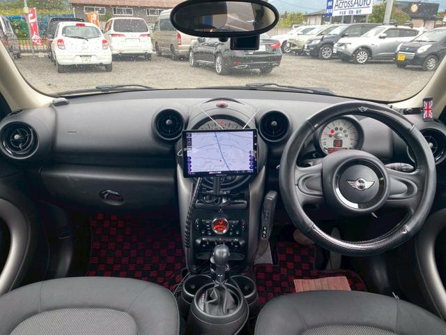 ＭＩＮＩ クーパー　クロスオーバー　ポータブルナビ　プッシュスタート　ＥＴＣ　純正アルミホイール　ＨＩＤ　オートエアコン（5枚目）