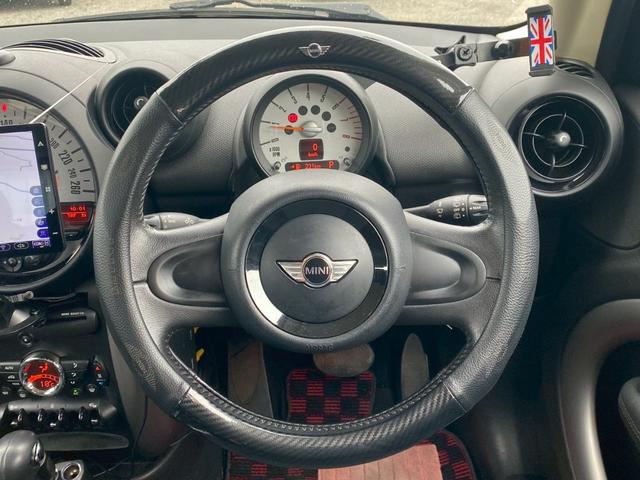 ＭＩＮＩ クーパー　クロスオーバー　ポータブルナビ　プッシュスタート　ＥＴＣ　純正アルミホイール　ＨＩＤ　オートエアコン（6枚目）