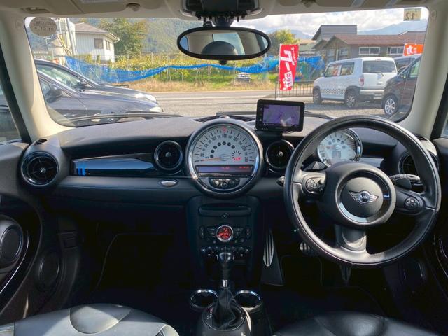 ＭＩＮＩ クーパーＳ　パドルシフト　ＥＴＣ　クルーズコントロール　ＡＢＳ　オ－トエアコン　パワーステアリング　パワーウインドウ　エアバッグ（5枚目）