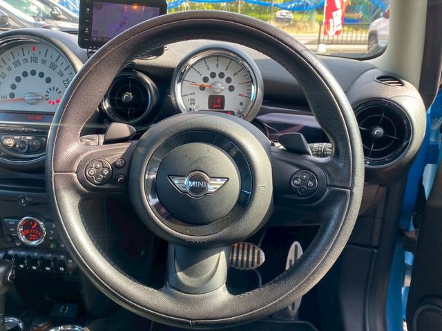 ＭＩＮＩ クーパーＳ　パドルシフト　ＥＴＣ　クルーズコントロール　ＡＢＳ　オ－トエアコン　パワーステアリング　パワーウインドウ　エアバッグ（12枚目）